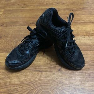 W’s Brooks Adrenaline GTS 17, Black, 6.5
